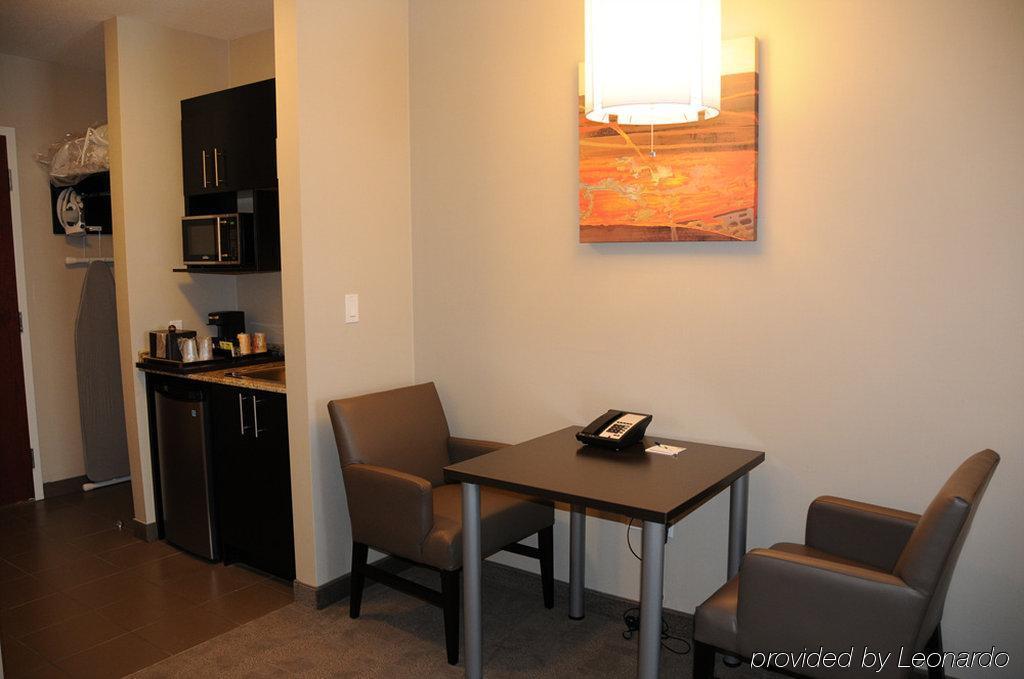 Chateau Inn & Suites Bonnyville Zewnętrze zdjęcie