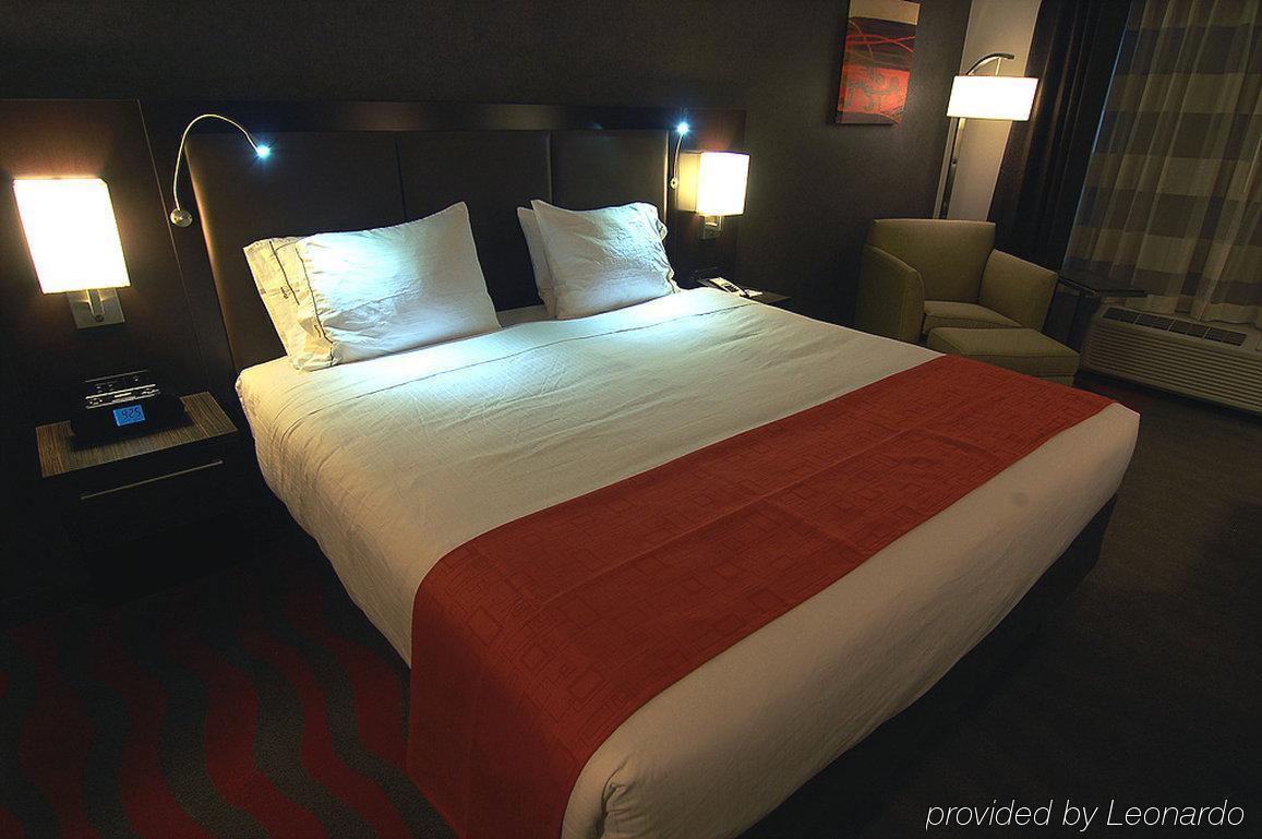Chateau Inn & Suites Bonnyville Zewnętrze zdjęcie