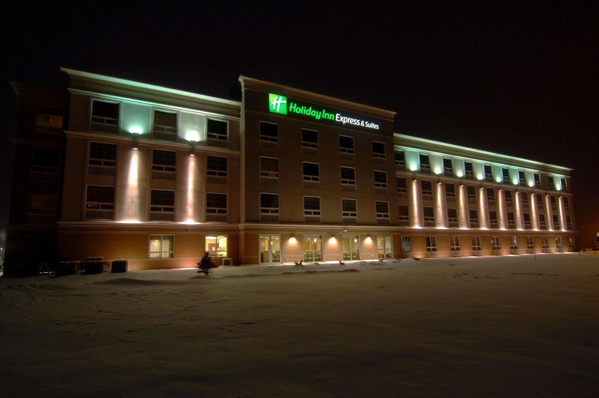 Chateau Inn & Suites Bonnyville Zewnętrze zdjęcie